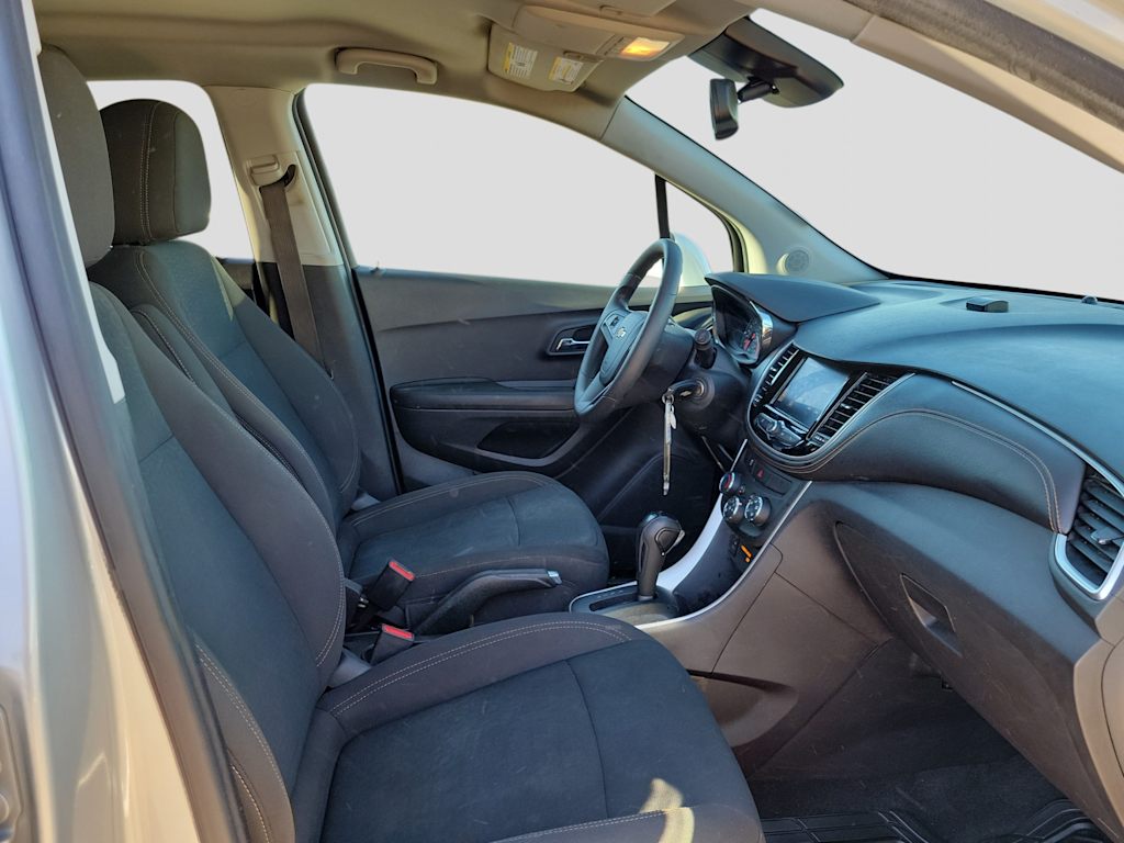 Thumbnail: 2022 Chevrolet Trax - 12