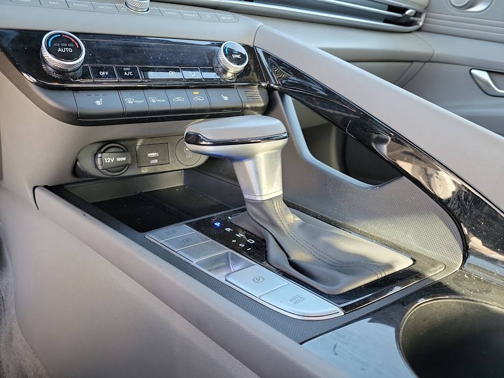 Thumbnail: 2025 Hyundai Elantra - 15