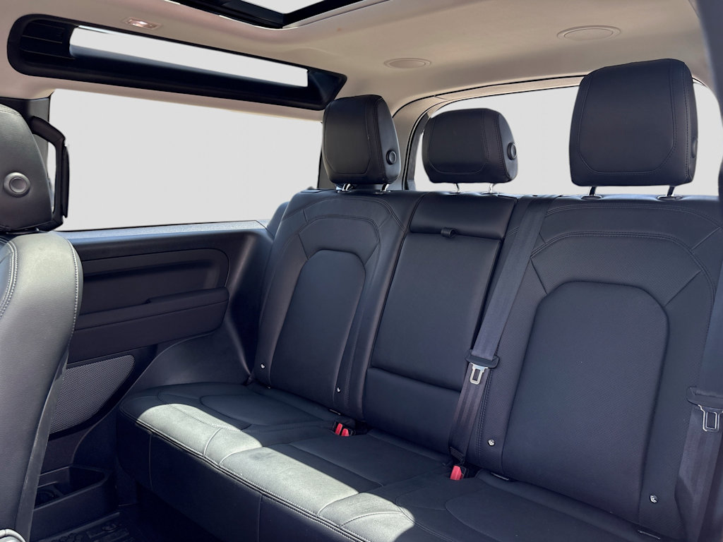 Thumbnail: 2023 Land Rover Defender - 8