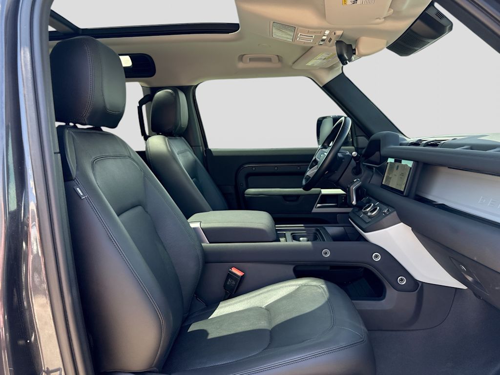 Thumbnail: 2023 Land Rover Defender - 7