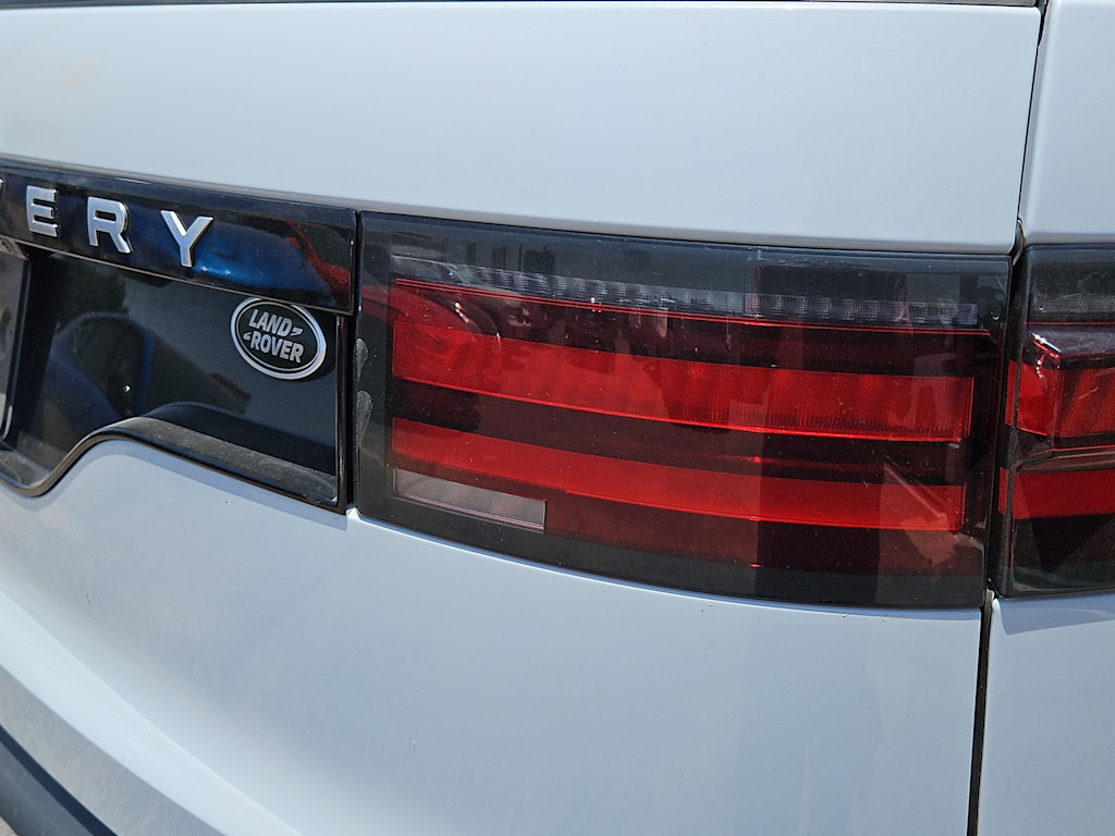 Thumbnail: 2023 Land Rover Discovery - 25