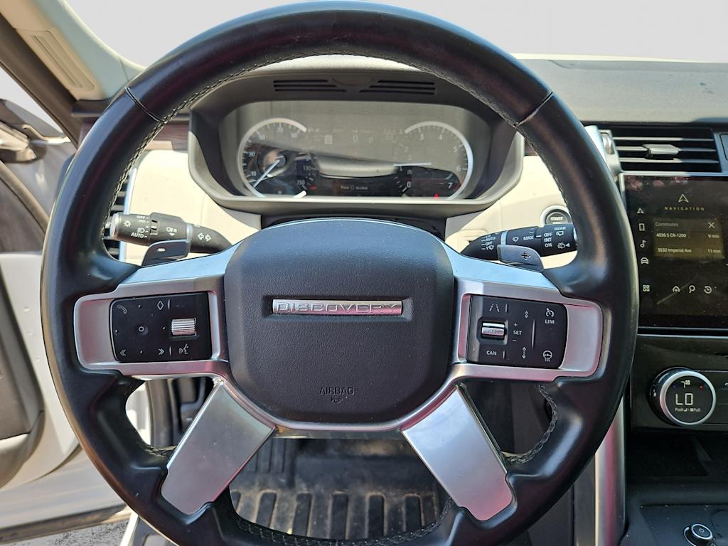 Thumbnail: 2023 Land Rover Discovery - 13
