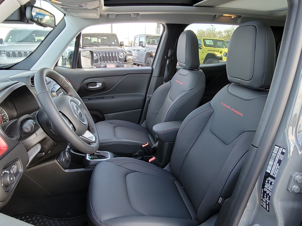 2023 Jeep Renegade Trailhawk 12