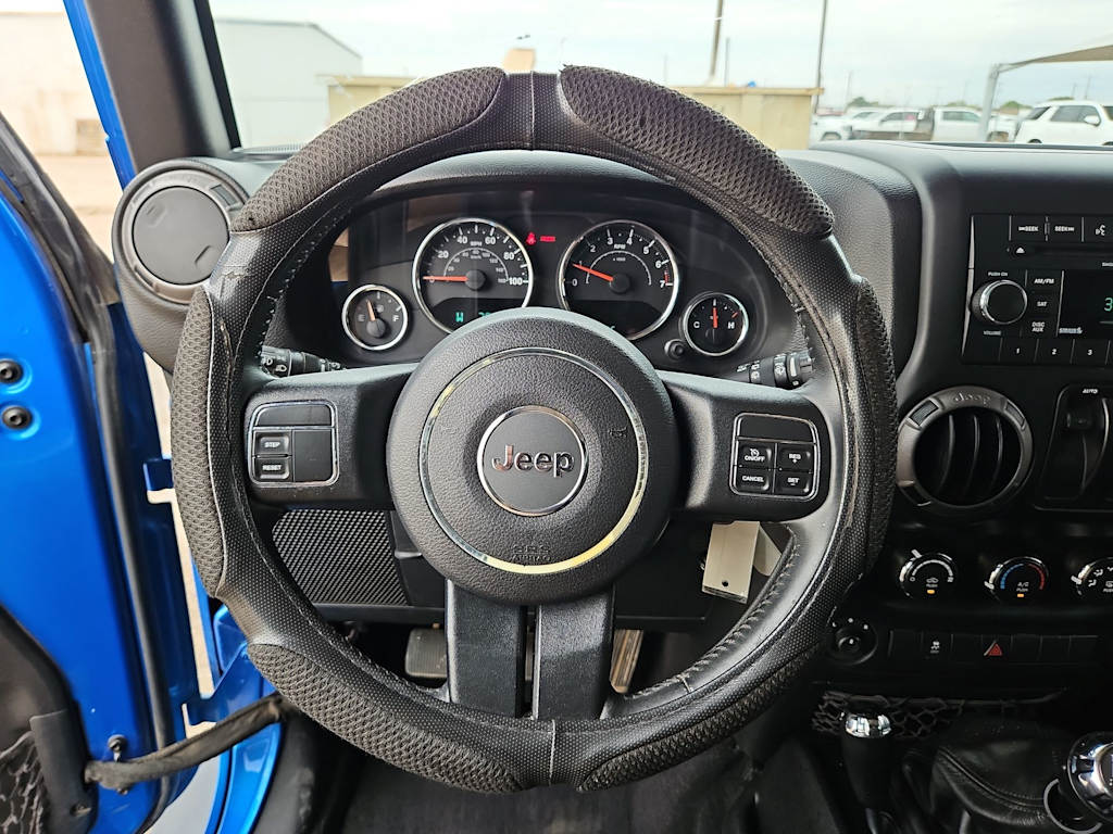 Thumbnail: 2015 Jeep Wrangler - 13