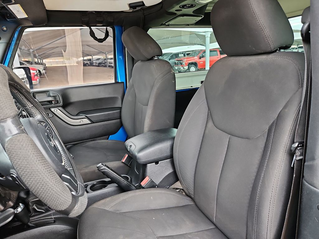 Thumbnail: 2015 Jeep Wrangler - 10
