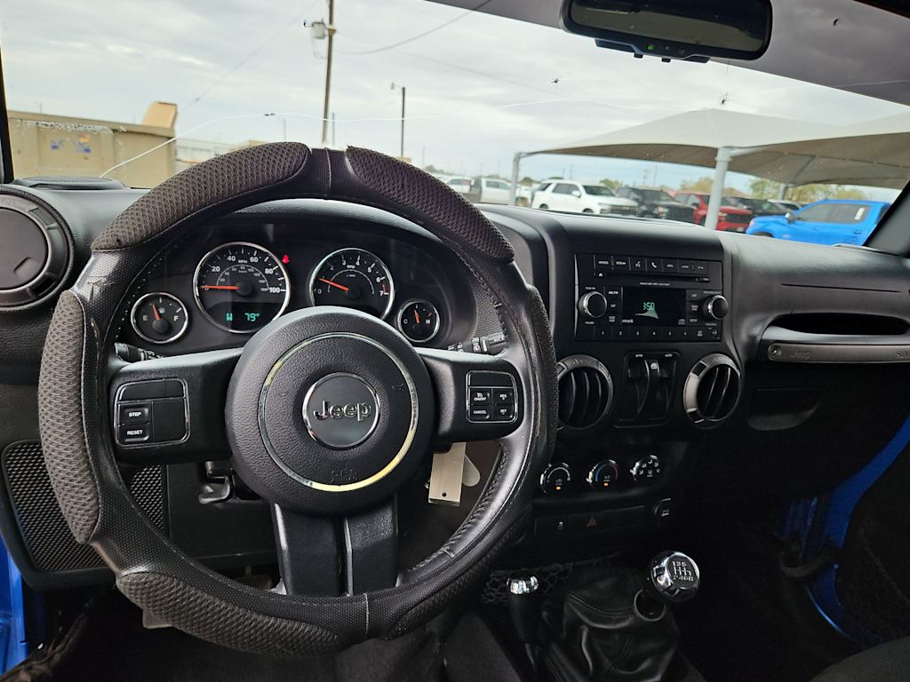 Thumbnail: 2015 Jeep Wrangler - 9