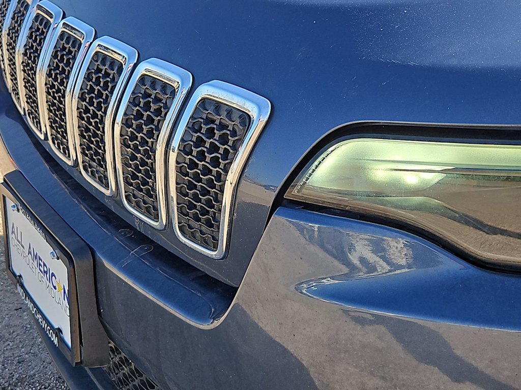 Thumbnail: 2021 Jeep Cherokee - 23