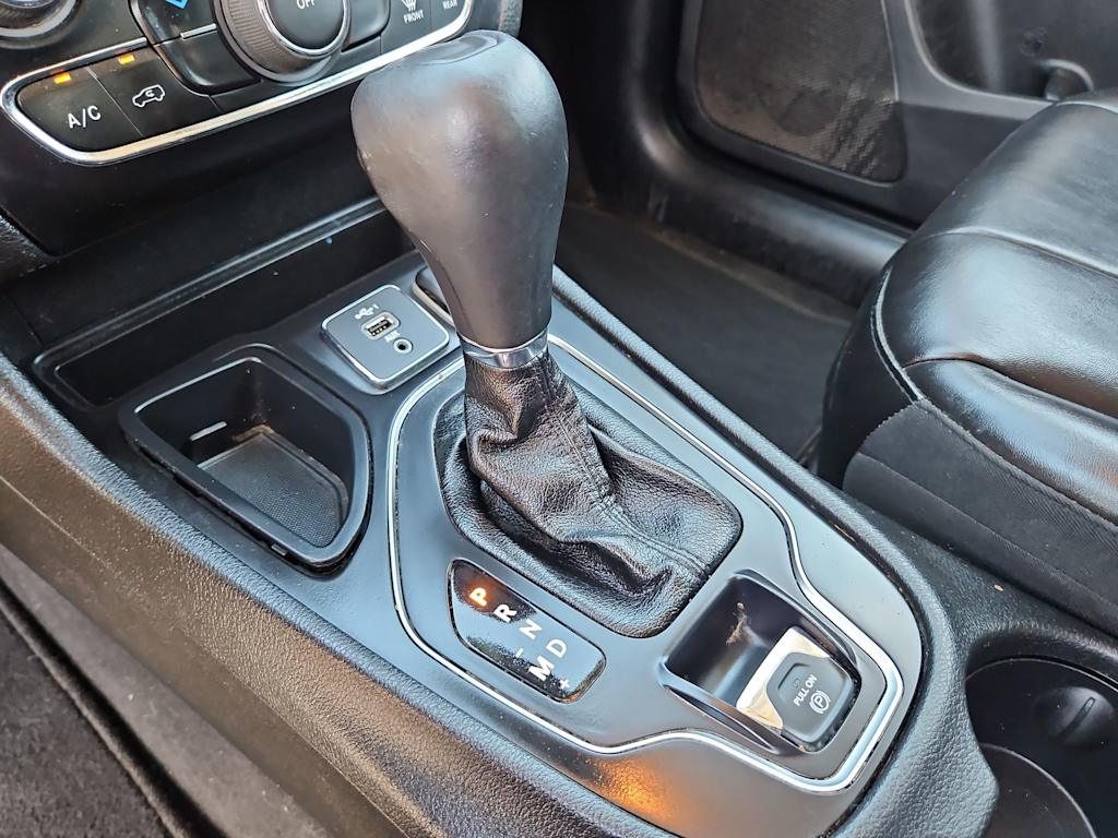 Thumbnail: 2021 Jeep Cherokee - 14