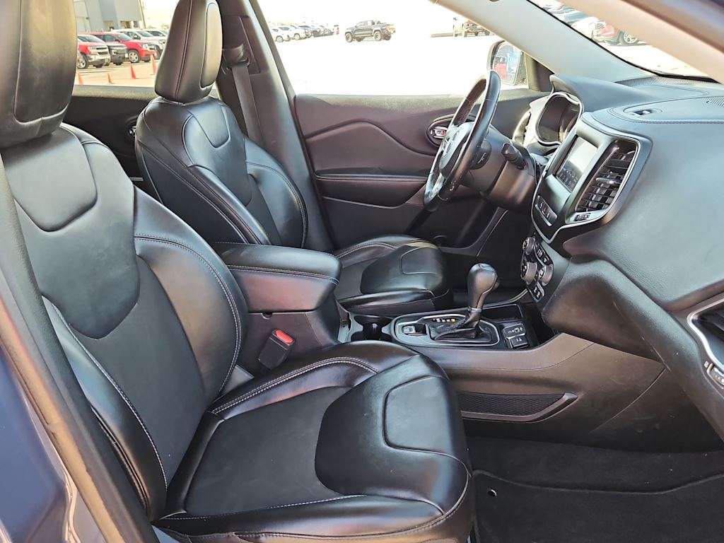 Thumbnail: 2021 Jeep Cherokee - 25