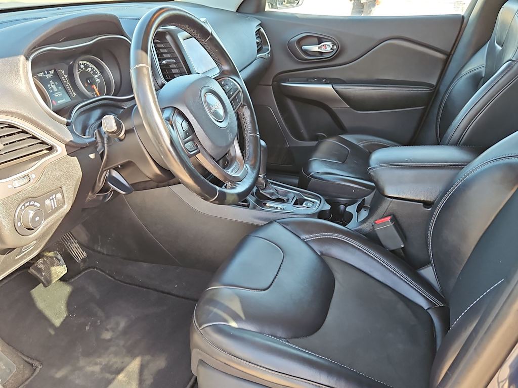 Thumbnail: 2021 Jeep Cherokee - 10