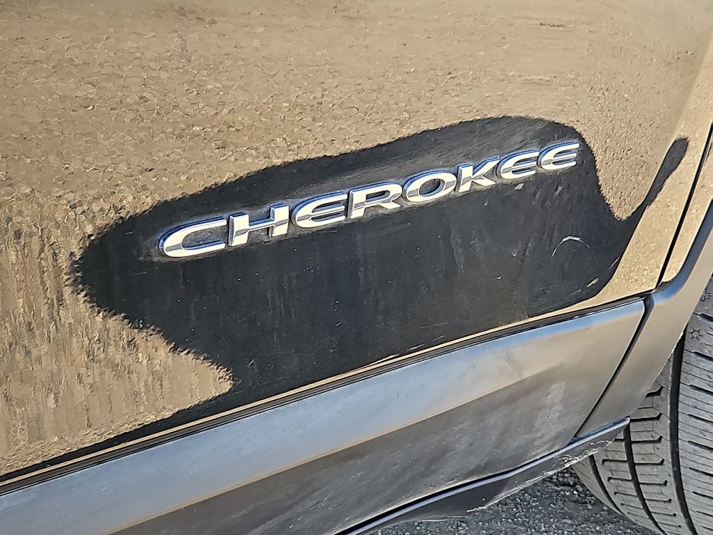 Thumbnail: 2022 Jeep Cherokee - 7