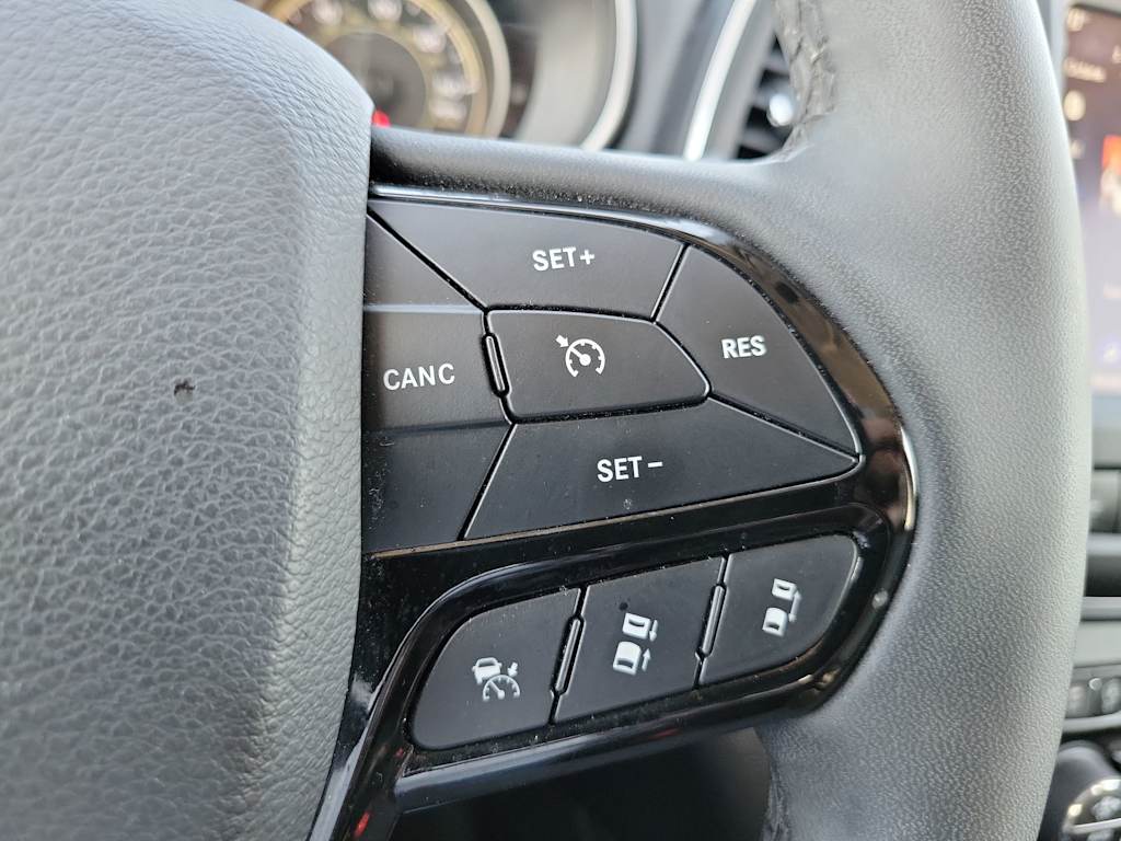Thumbnail: 2023 Jeep Cherokee - 24