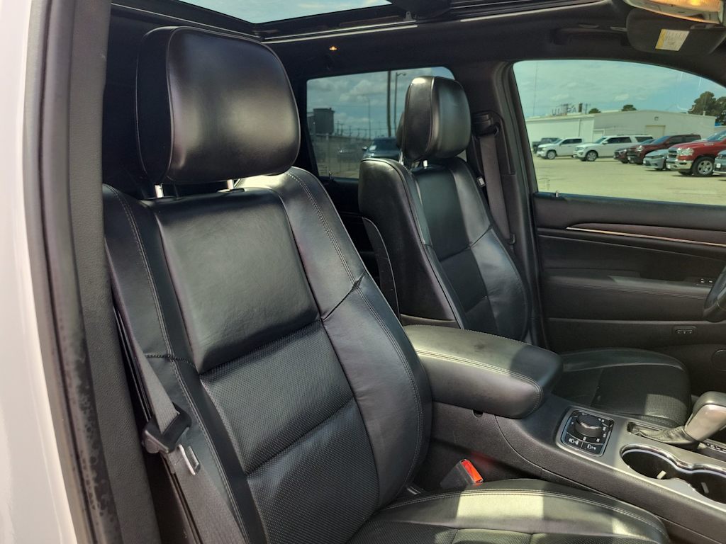 Thumbnail: 2021 Jeep Grand Cherokee - 12