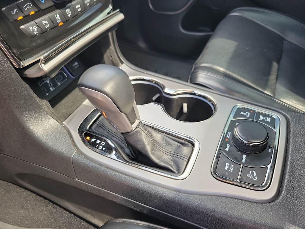 Thumbnail: 2021 Jeep Grand Cherokee - 16