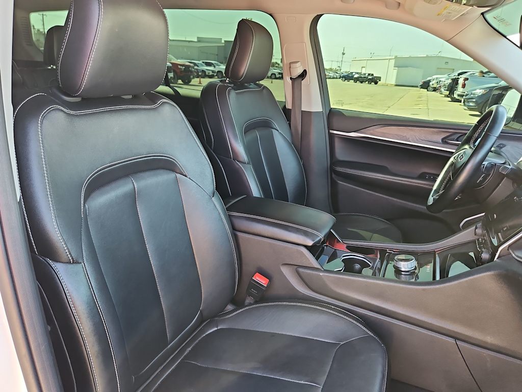 Thumbnail: 2022 Jeep Grand Cherokee L - 25