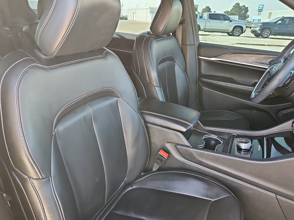 Thumbnail: 2025 Jeep Grand Cherokee L - 12