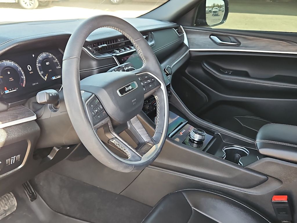 Thumbnail: 2025 Jeep Grand Cherokee L - 2