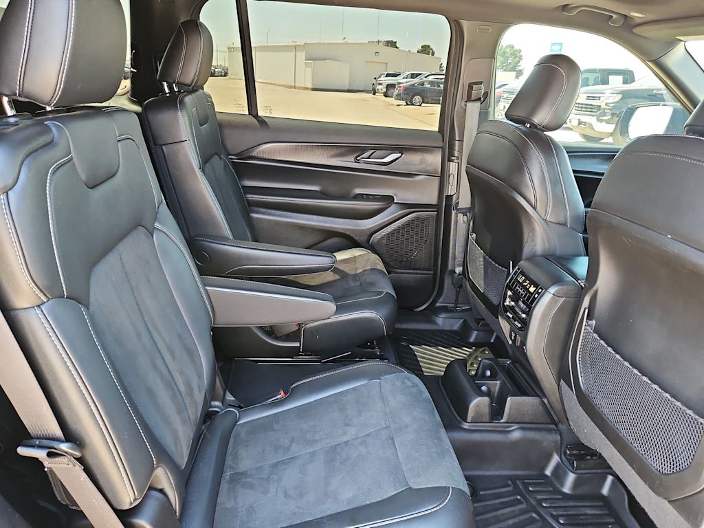 Thumbnail: 2025 Jeep Grand Cherokee L - 23