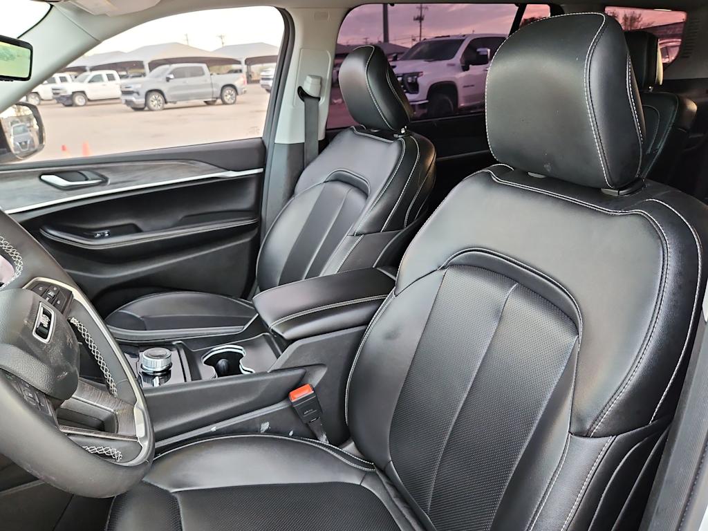 Thumbnail: 2023 Jeep Grand Cherokee L - 11