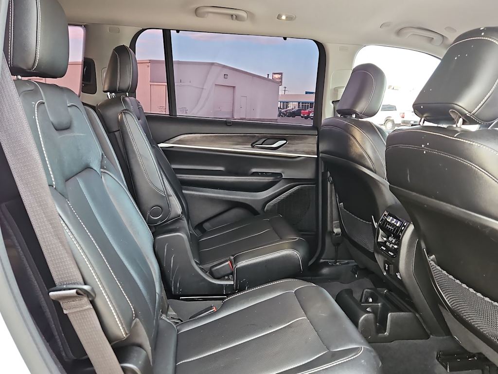 Thumbnail: 2023 Jeep Grand Cherokee L - 24