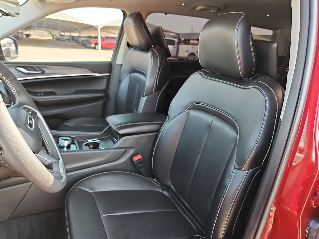 Thumbnail: 2024 Jeep Grand Cherokee L - 11