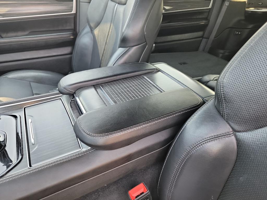 Thumbnail: 2023 Jeep Wagoneer - 30