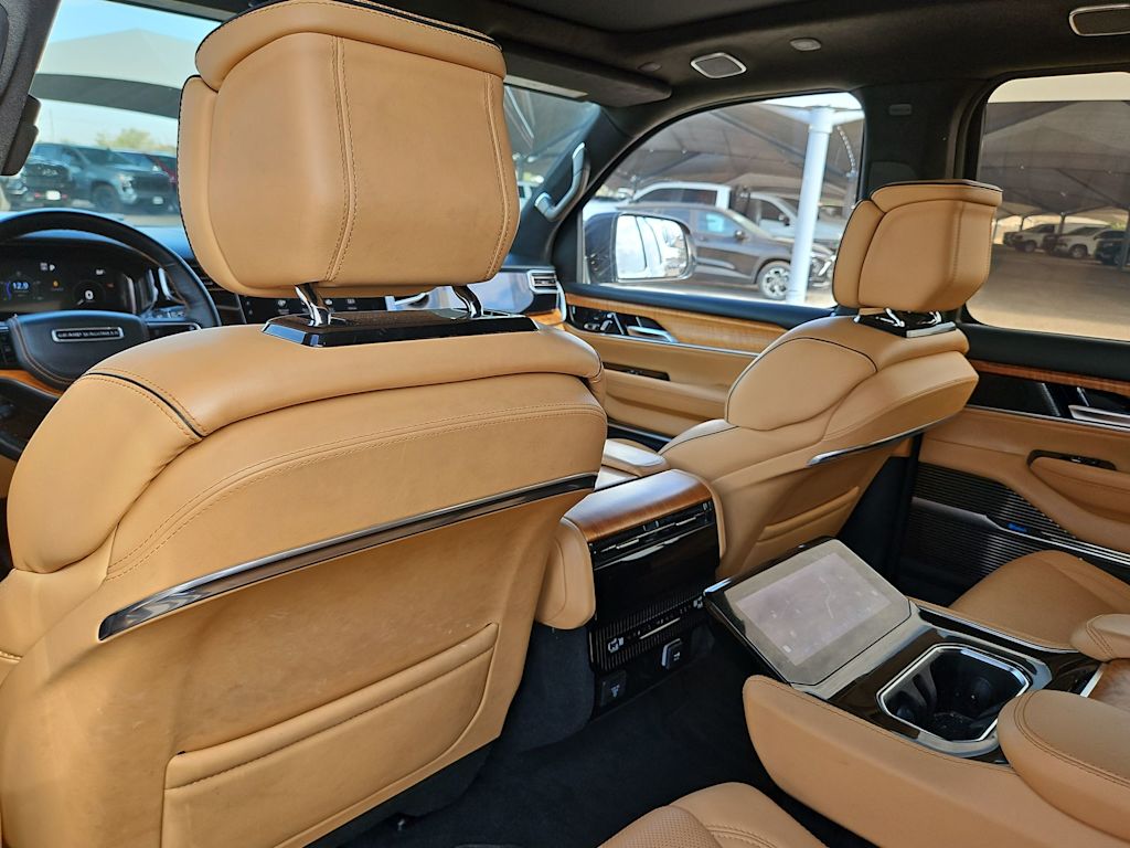 Thumbnail: 2023 Jeep Grand Wagoneer - 10