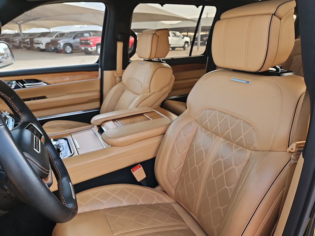 Thumbnail: 2023 Jeep Grand Wagoneer - 9