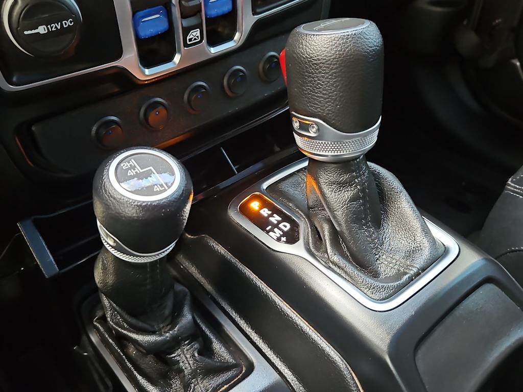 Thumbnail: 2021 Jeep Gladiator - 15