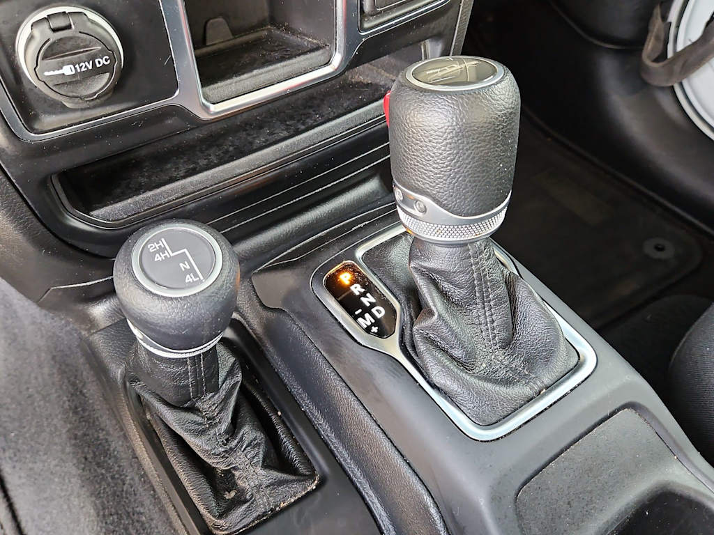 Thumbnail: 2021 Jeep Gladiator - 15