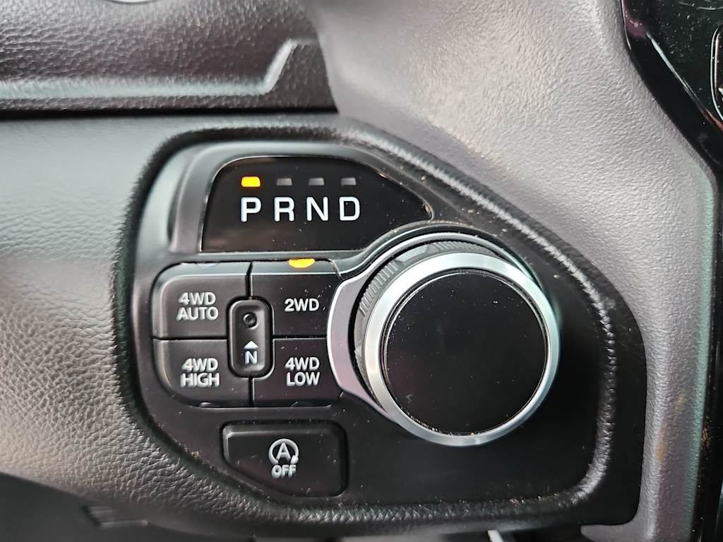 Thumbnail: 2025 RAM 1500 - 17