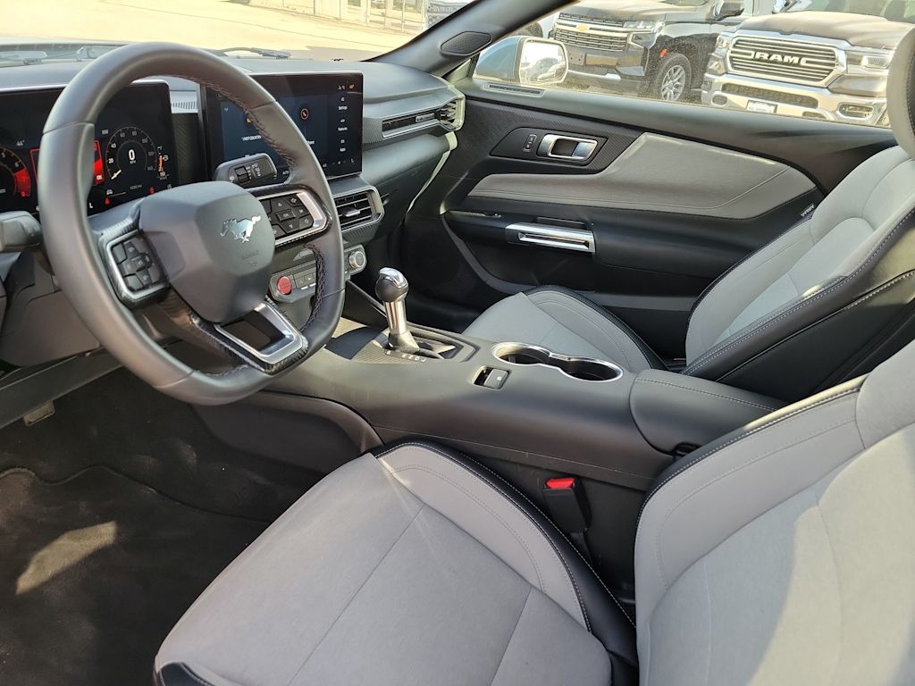 Thumbnail: 2025 Ford Mustang - 2