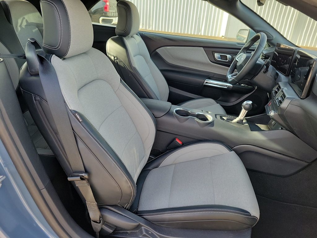 Thumbnail: 2025 Ford Mustang - 12