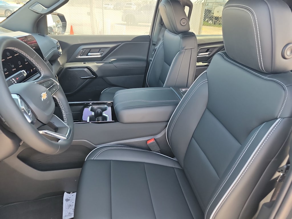 Thumbnail: 2026 Chevrolet Silverado EV - 10