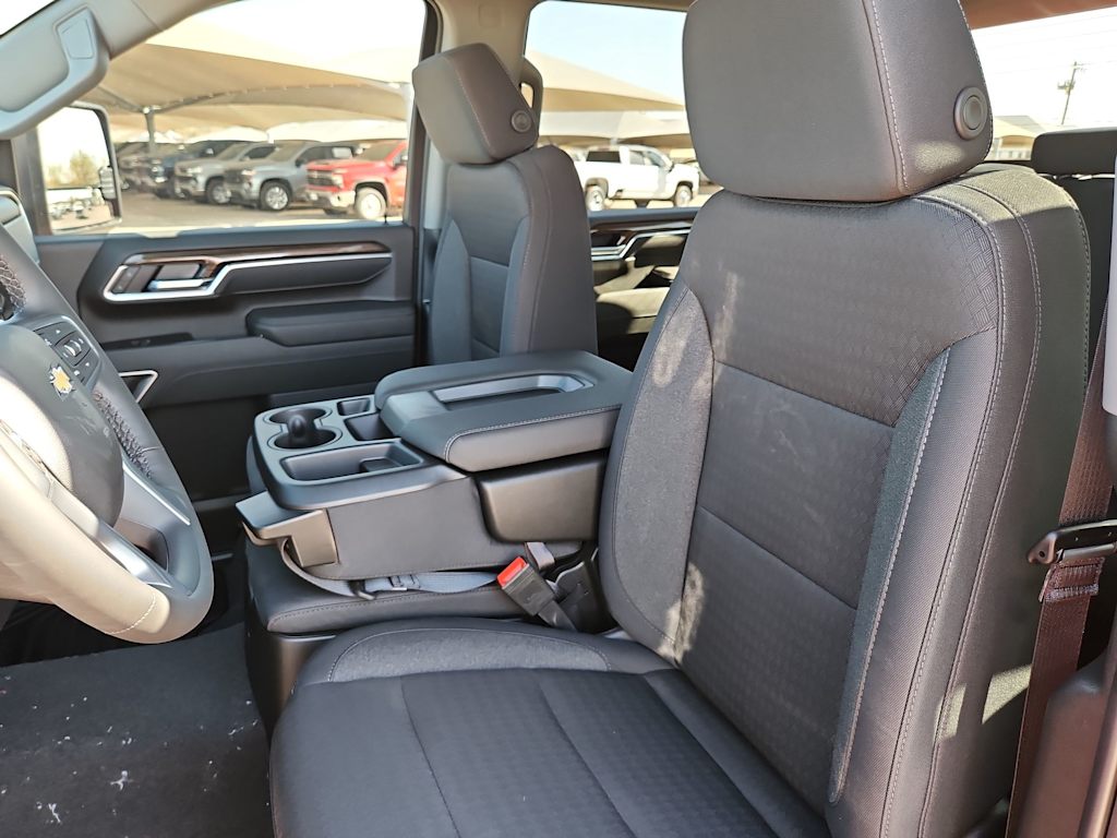 Thumbnail: 2026 Chevrolet Silverado 2500 - 10