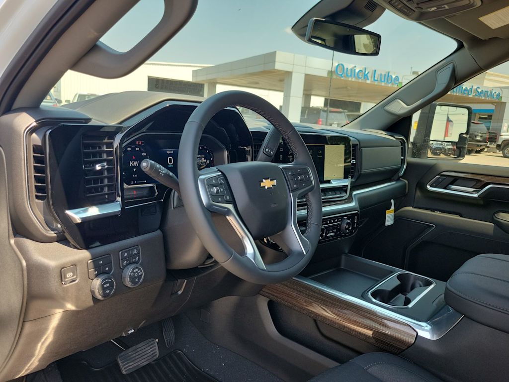 Thumbnail: 2026 Chevrolet Silverado 3500 - 2