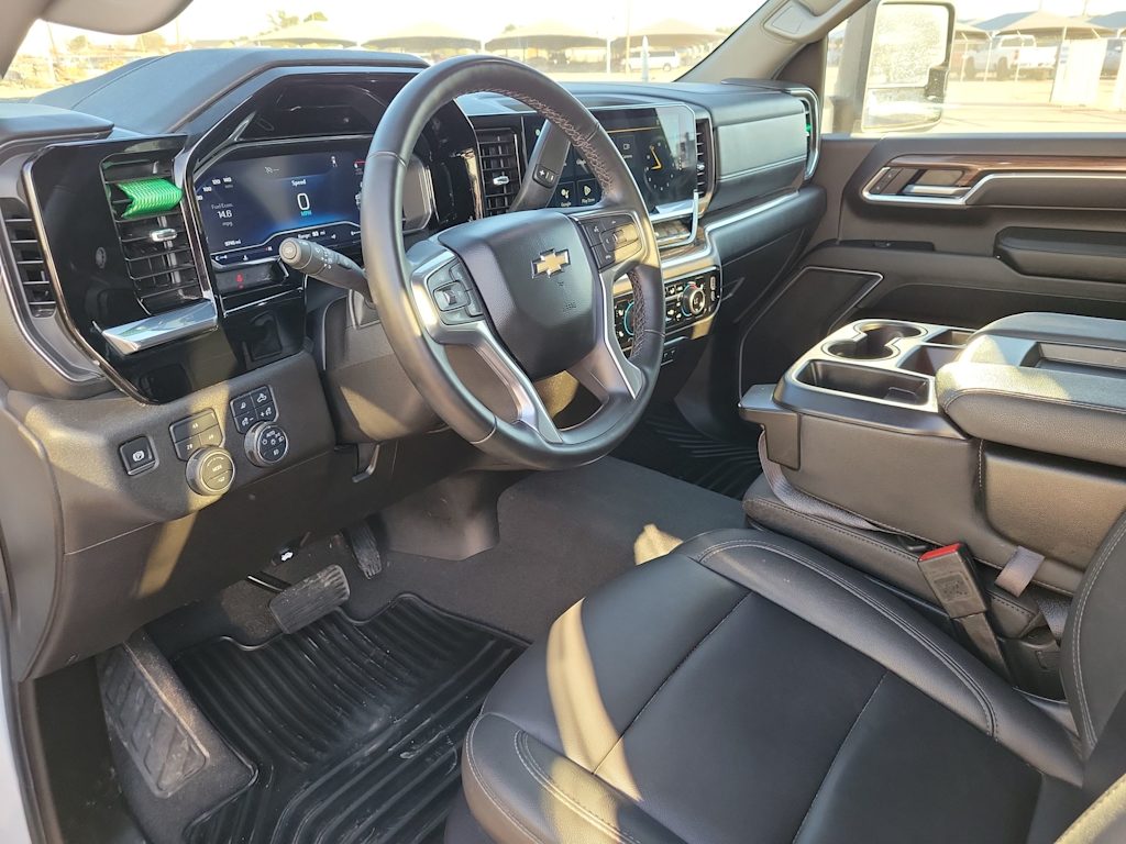 Thumbnail: 2025 Chevrolet Silverado 3500 - 2