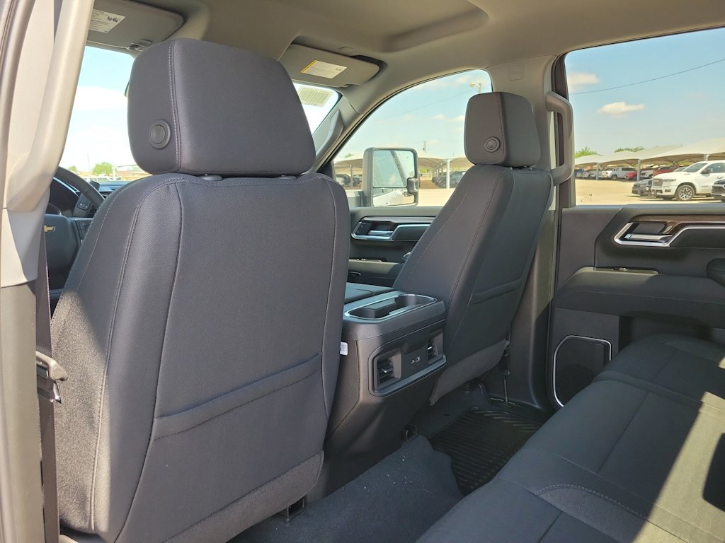 Thumbnail: 2026 Chevrolet Silverado 3500 - 12