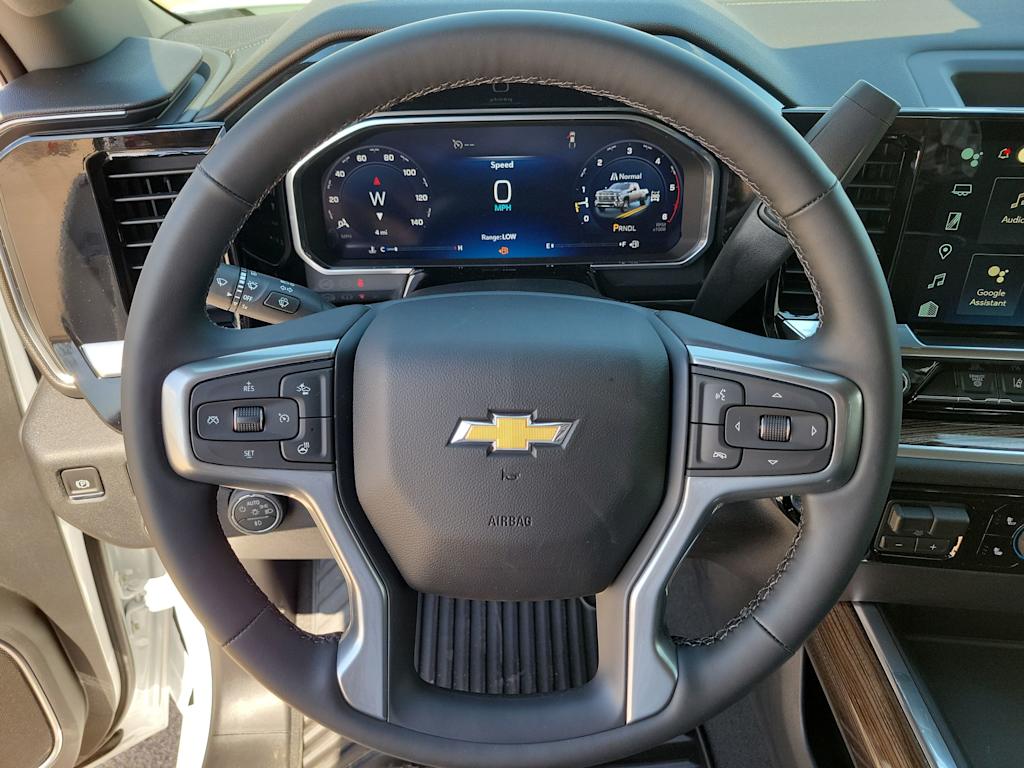 Thumbnail: 2026 Chevrolet Silverado 3500 - 13
