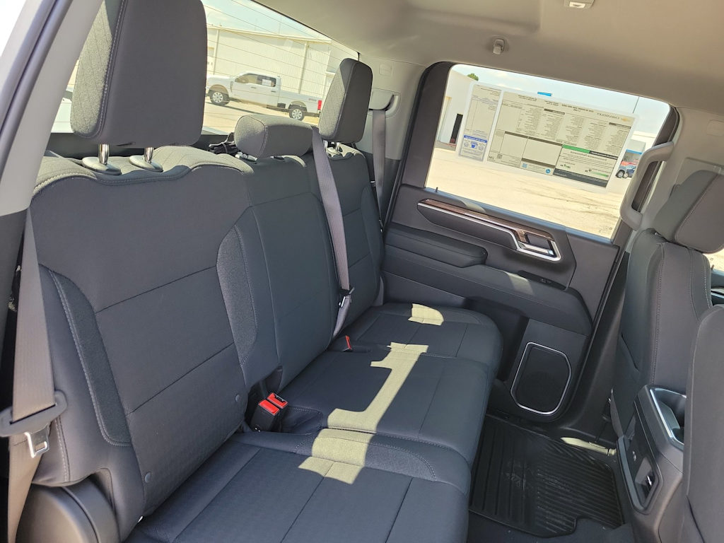 Thumbnail: 2026 Chevrolet Silverado 3500 - 22