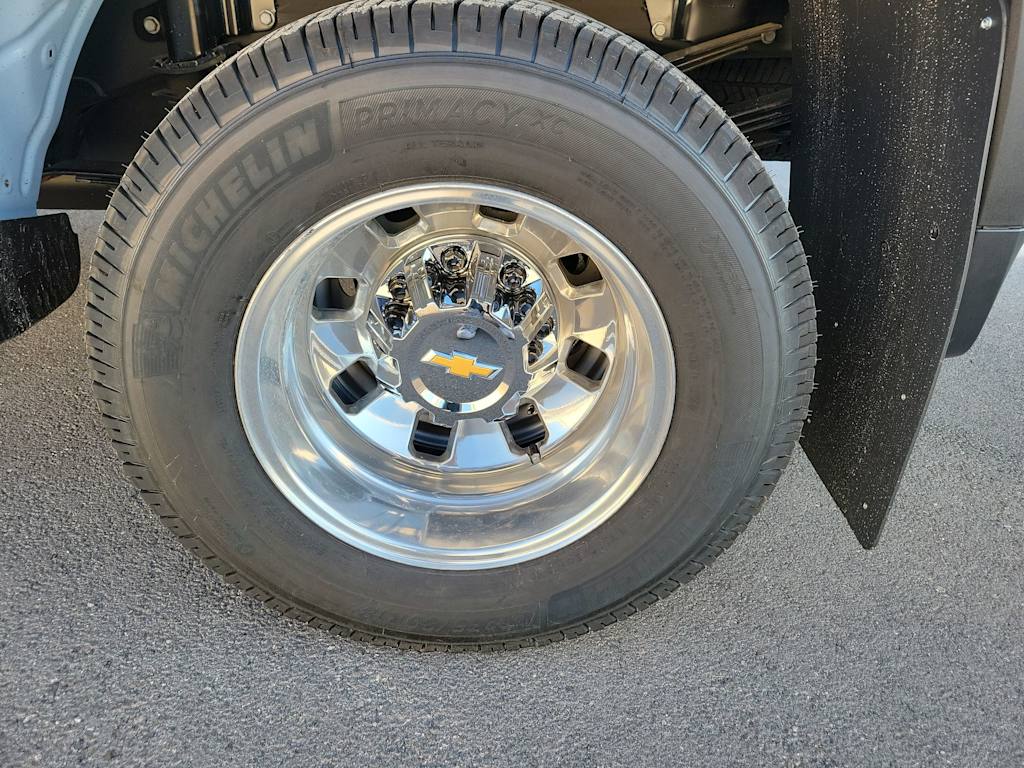 Thumbnail: 2026 Chevrolet Silverado 3500 - 8