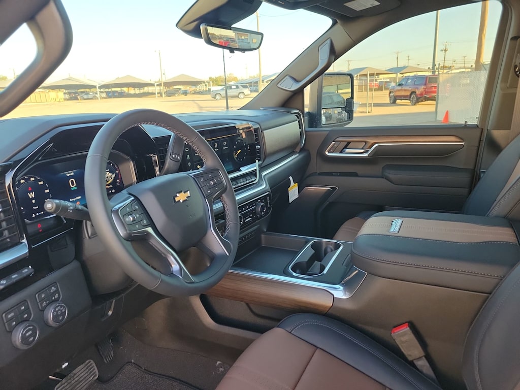 Thumbnail: 2026 Chevrolet Silverado 3500 - 2