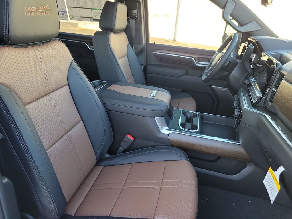 Thumbnail: 2026 Chevrolet Silverado 3500 - 12