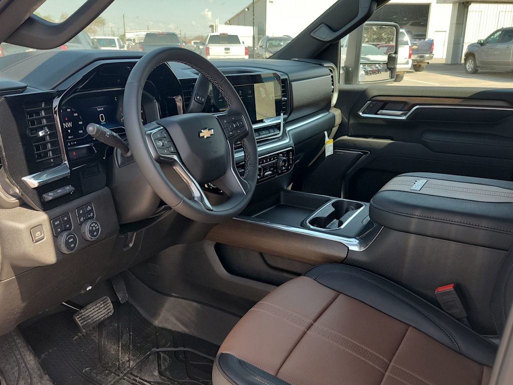 Thumbnail: 2025 Chevrolet Silverado 3500 - 2