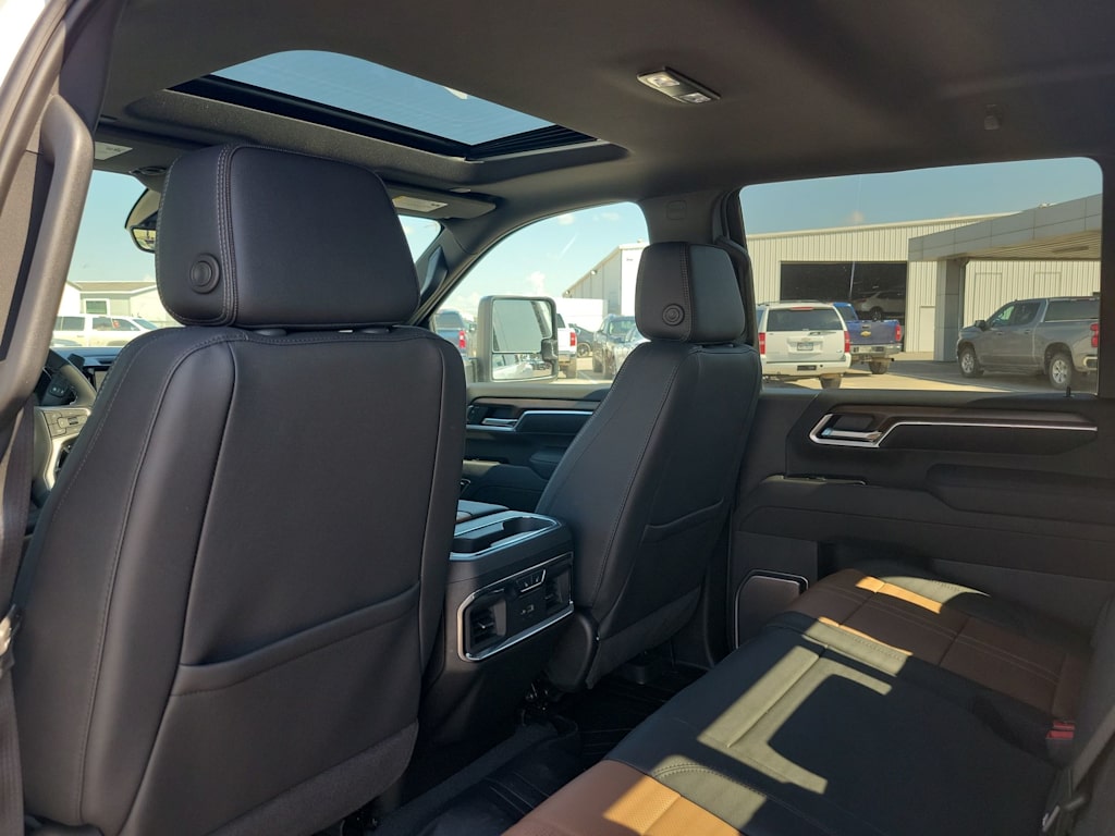 Thumbnail: 2025 Chevrolet Silverado 3500 - 10