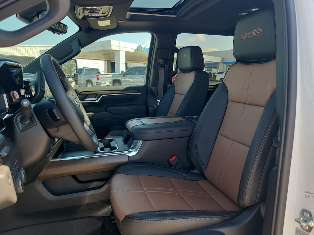 Thumbnail: 2025 Chevrolet Silverado 3500 - 9