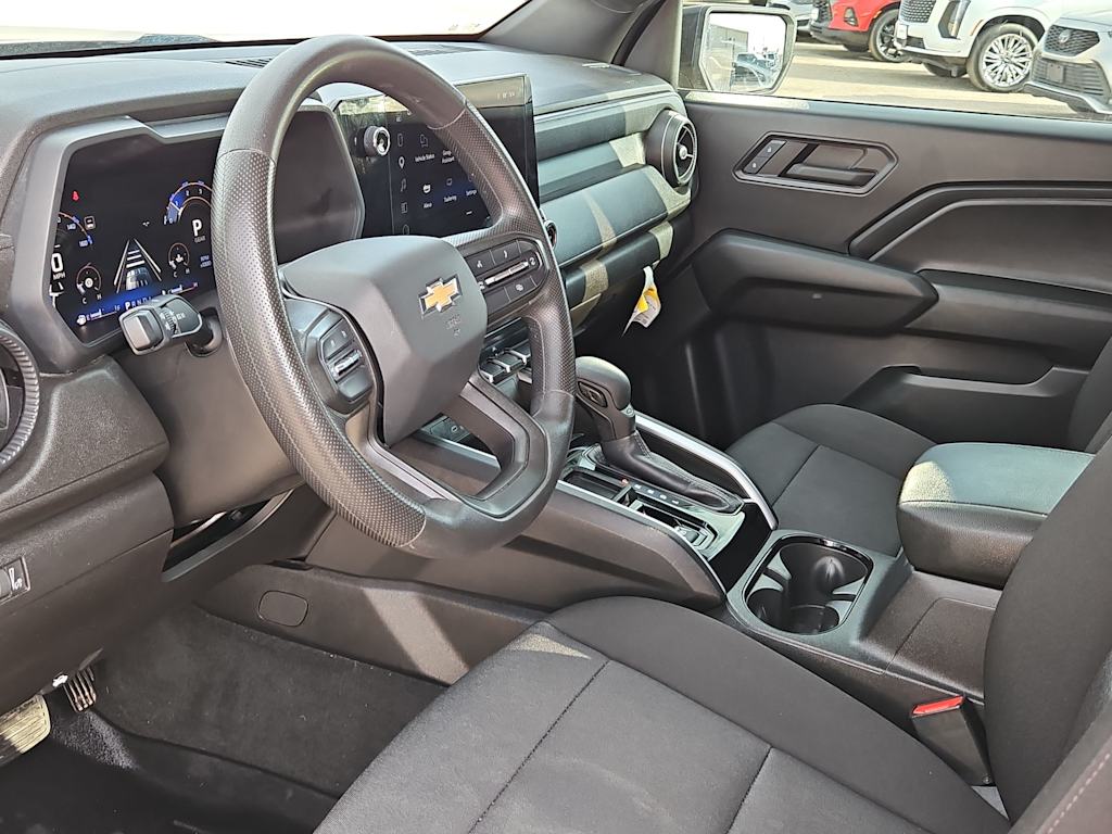 Thumbnail: 2024 Chevrolet Colorado - 2