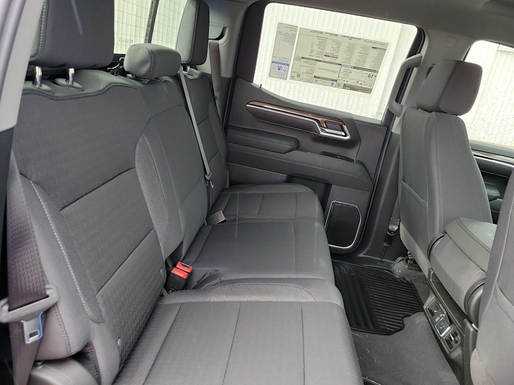 Thumbnail: 2026 Chevrolet Silverado 1500 - 27