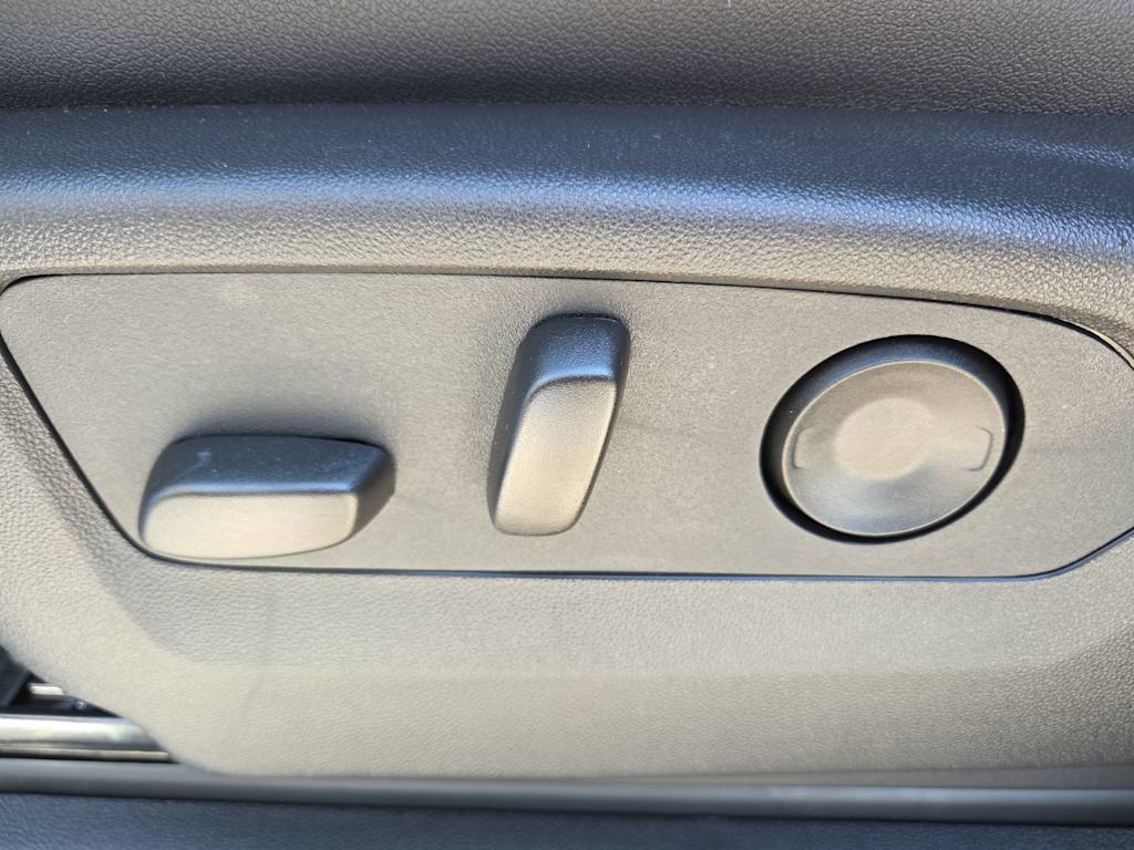 Thumbnail: 2026 Chevrolet Silverado 1500 - 27