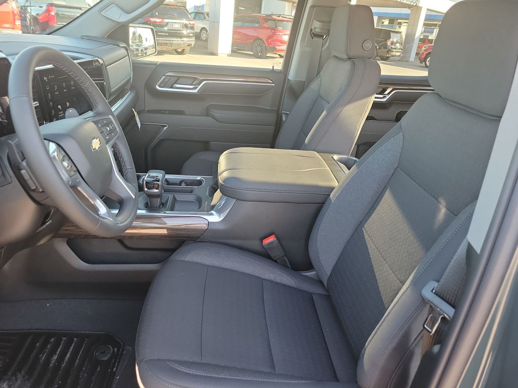 Thumbnail: 2026 Chevrolet Silverado 1500 - 10